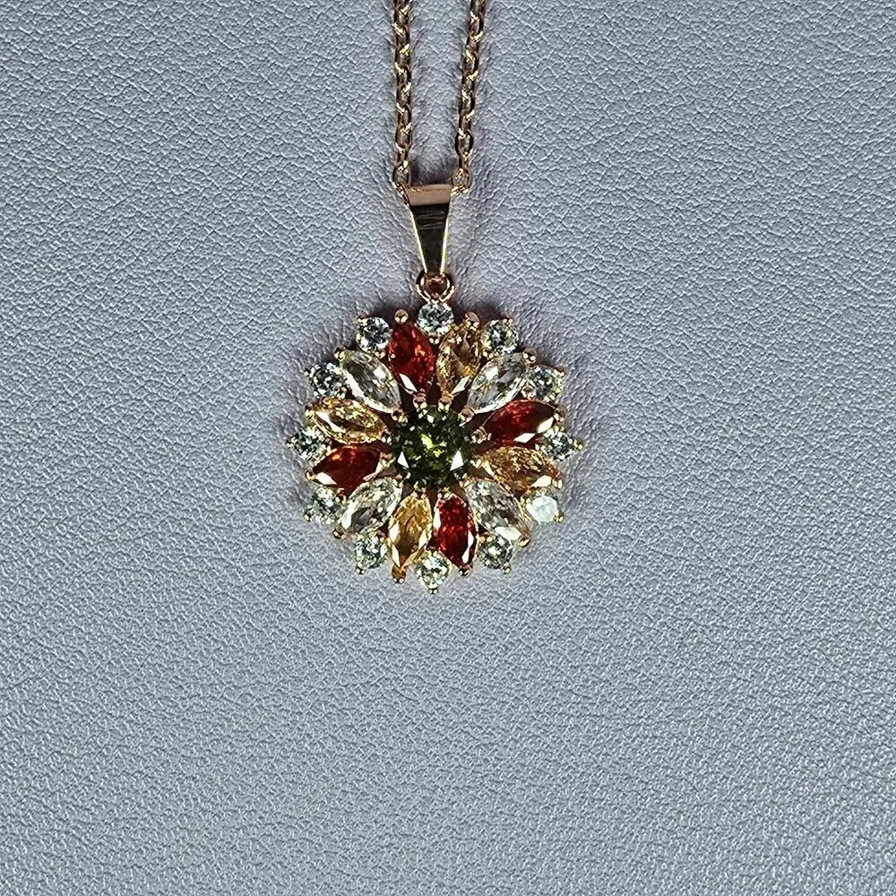 Rose Gold Plated‎ Necklace With Crystal Flower Pendant (NWOT)